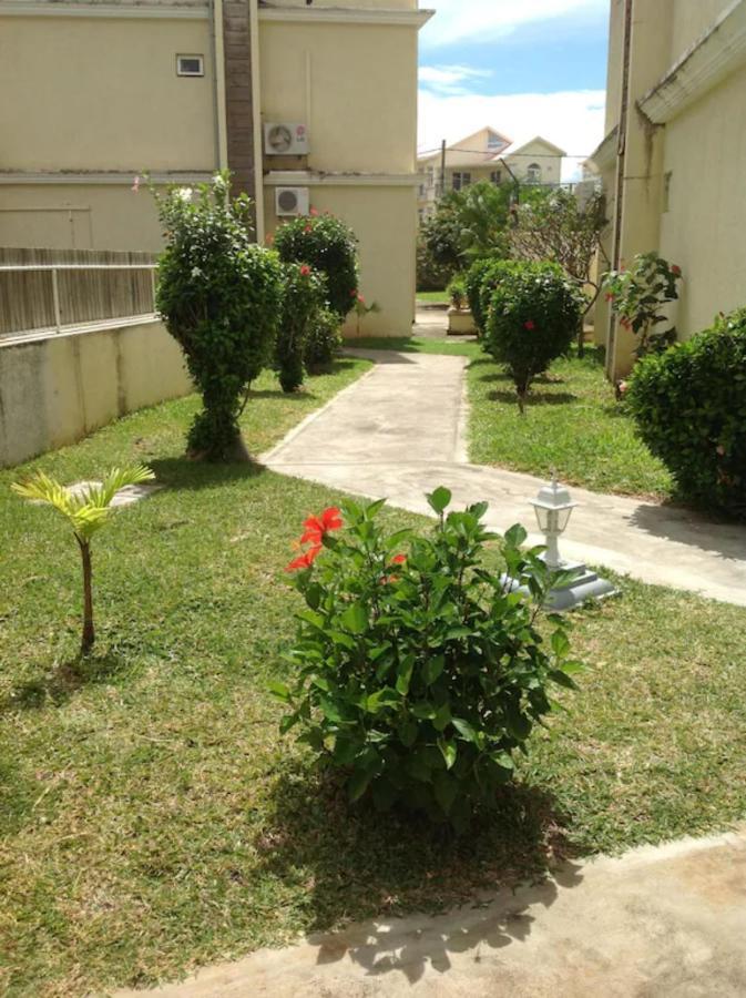 Lovely Apartment In Flic En Flac, Close To The Beach And All Amenities. Ngoại thất bức ảnh