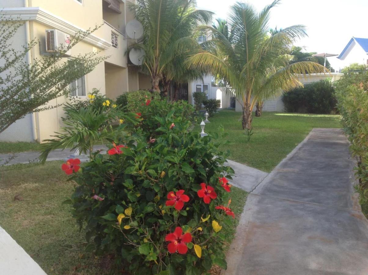 Lovely Apartment In Flic En Flac, Close To The Beach And All Amenities. Ngoại thất bức ảnh